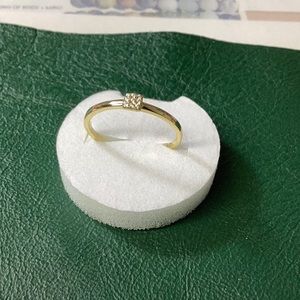 14 K Gold Zirconia Stones Ring